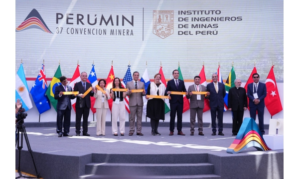 PERUMIN 37 abrió hoy sus puertas en Cerro Juli con presencia de autoridades y cuerpo diplomático